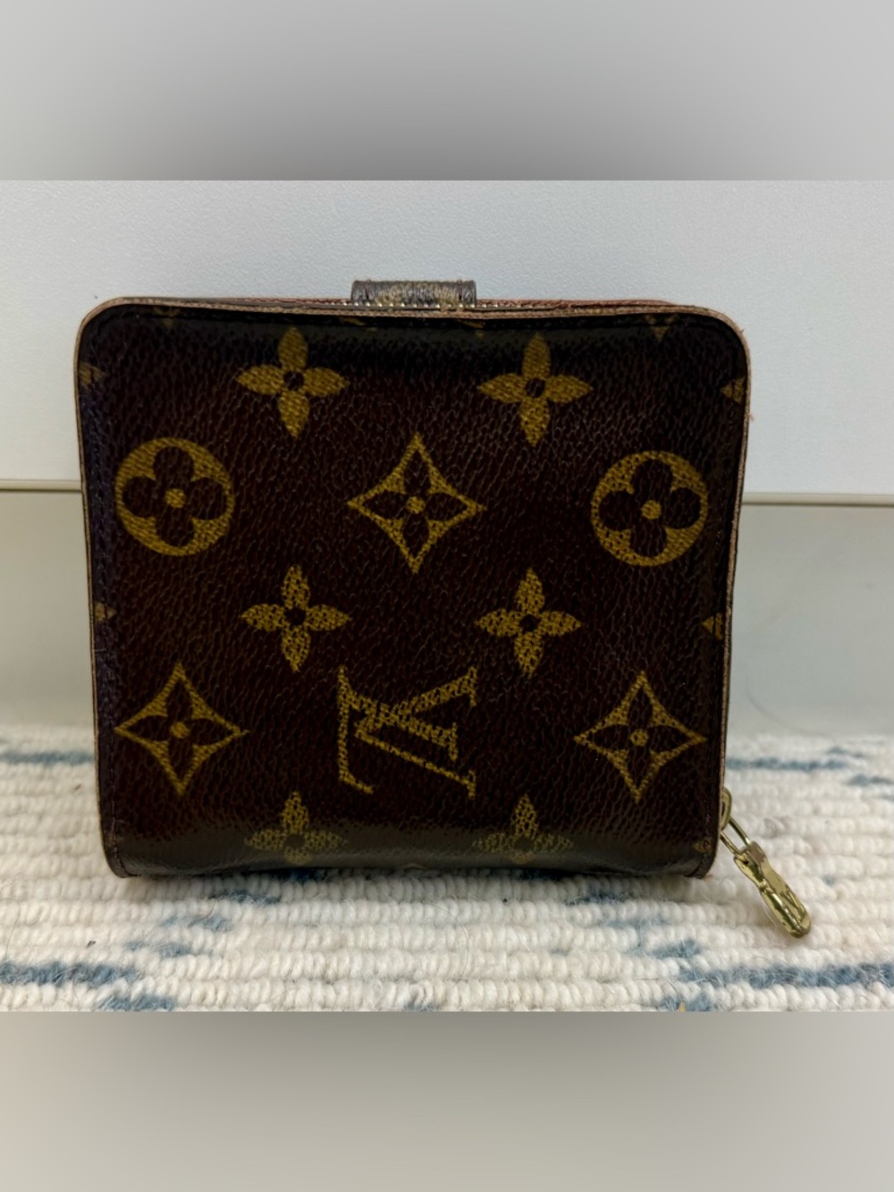 LOUIS VUITTON Vintage Y2K Classic Brown Monogram Leather Compact Bi-Fold Wallet - Picture 2 of 16